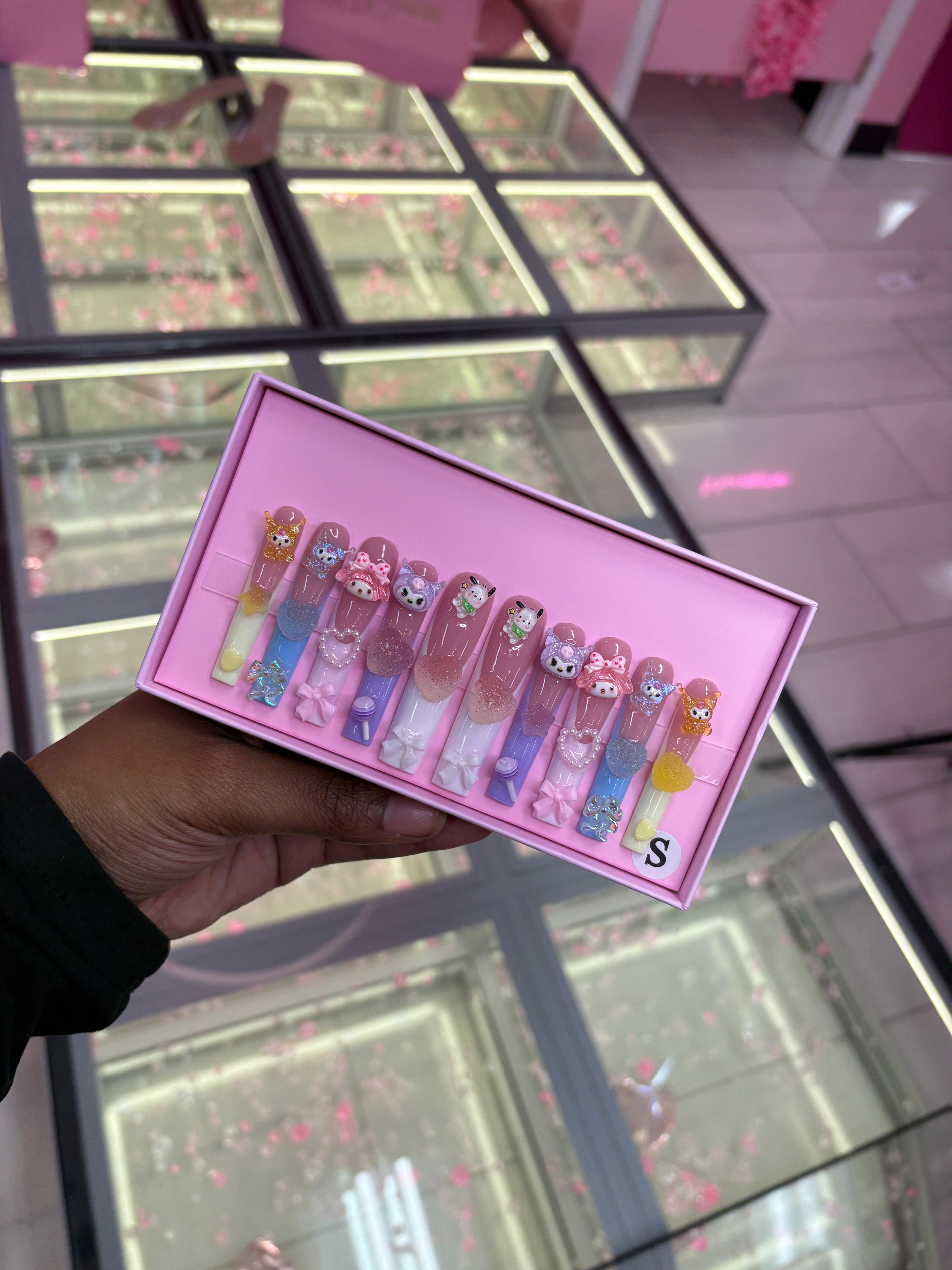 Press on nail