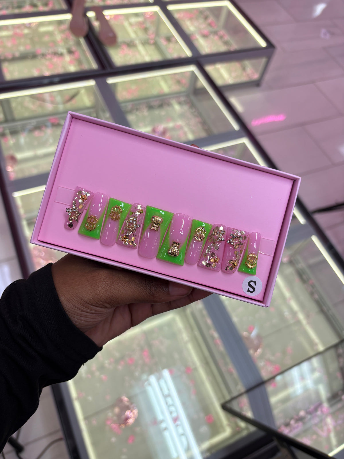 Press on nail