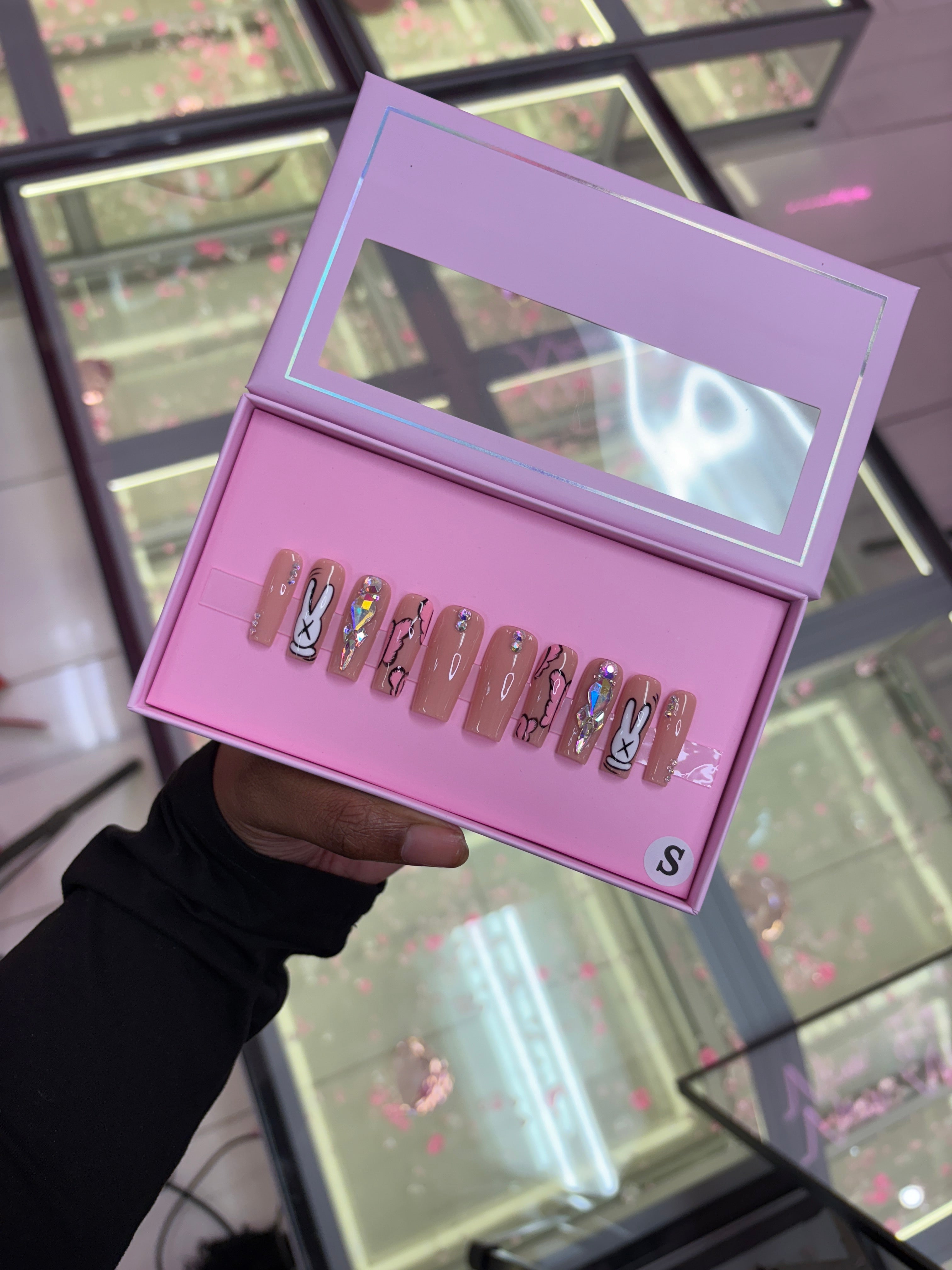 Press on nail