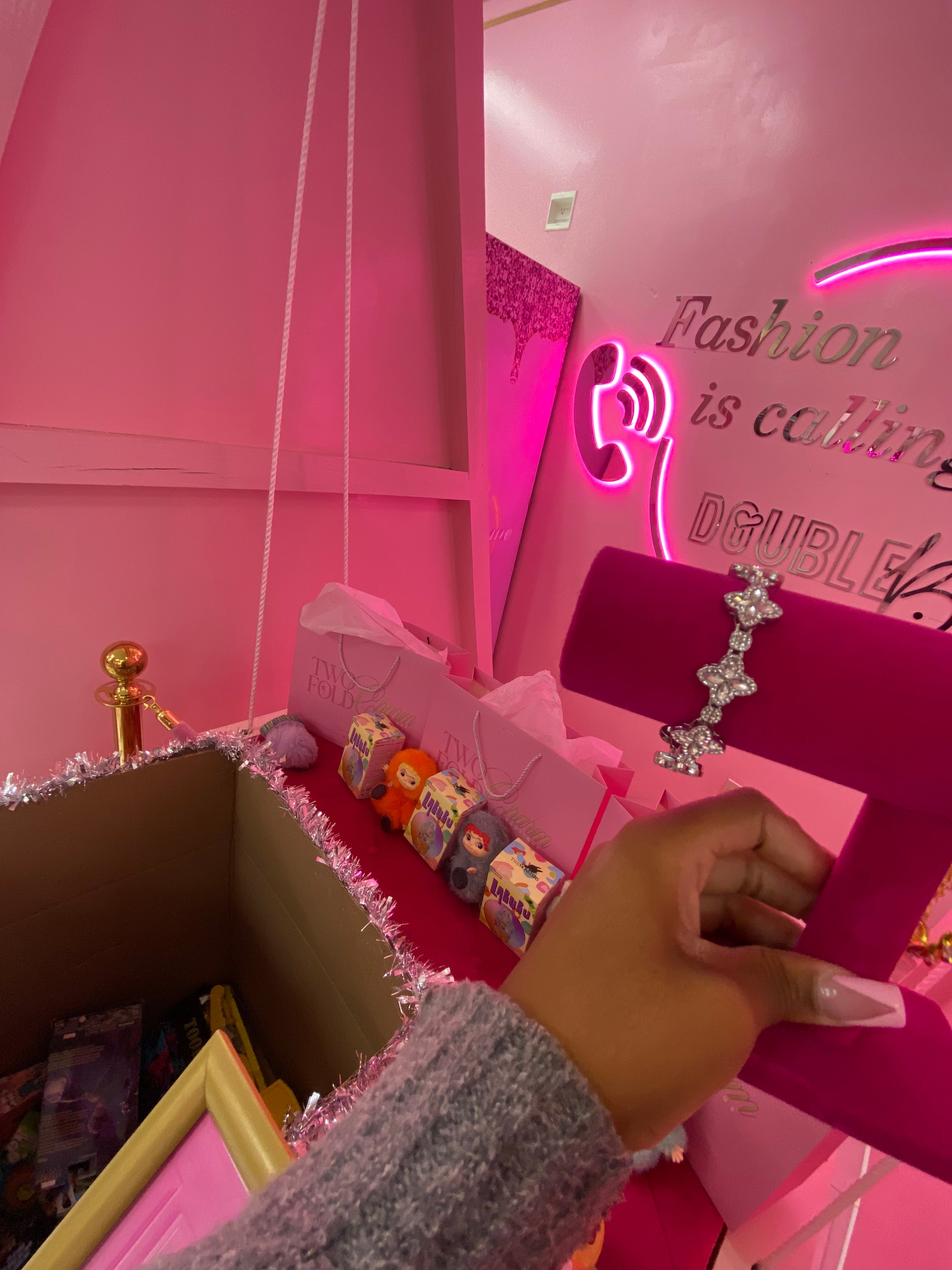 Flower necklace and bracelet set