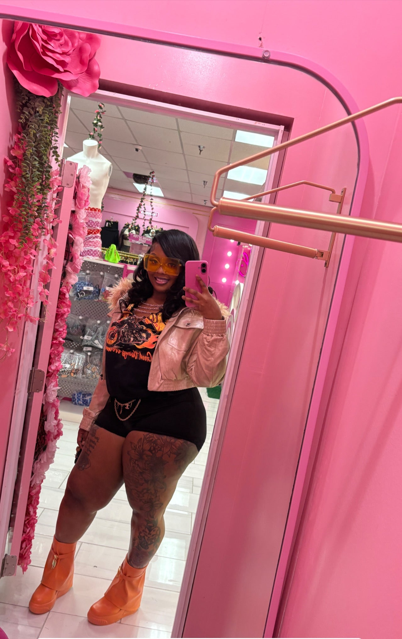 The Chain Hottie Tee