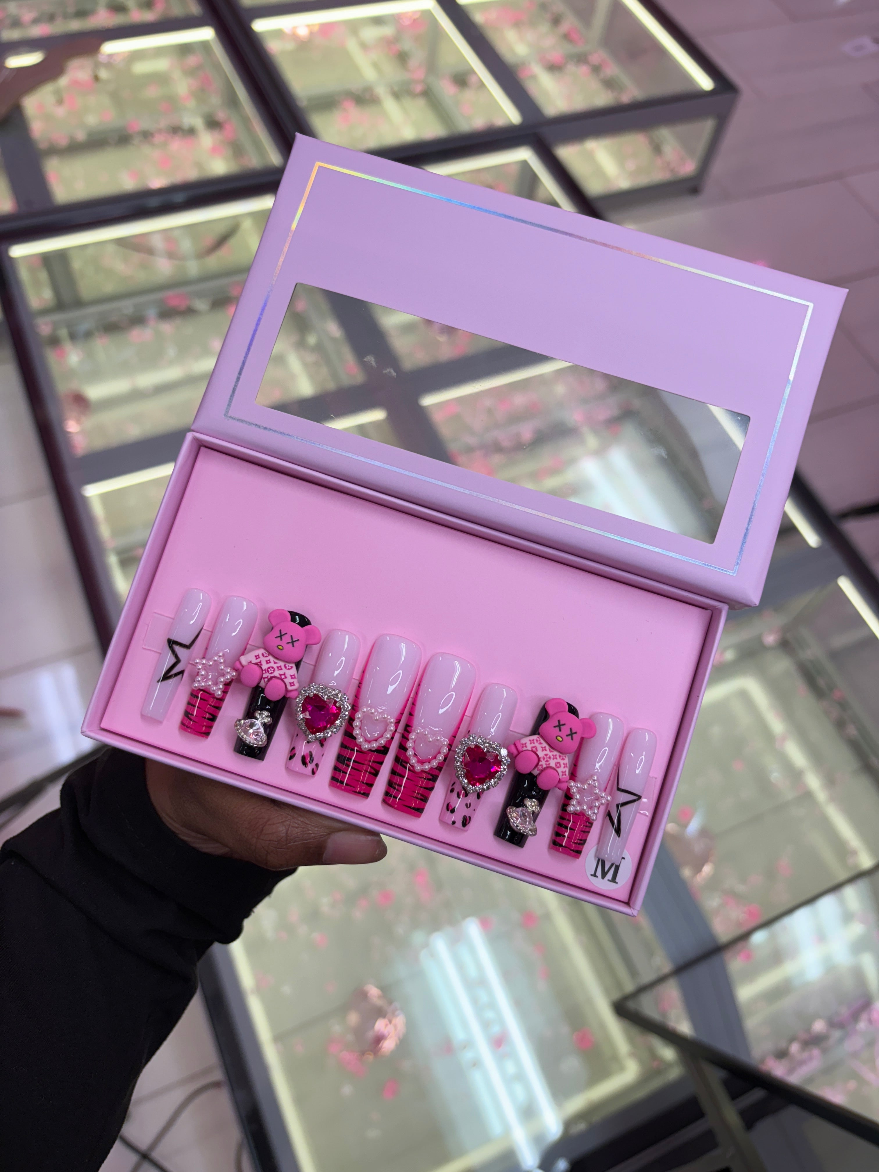 Press on nail