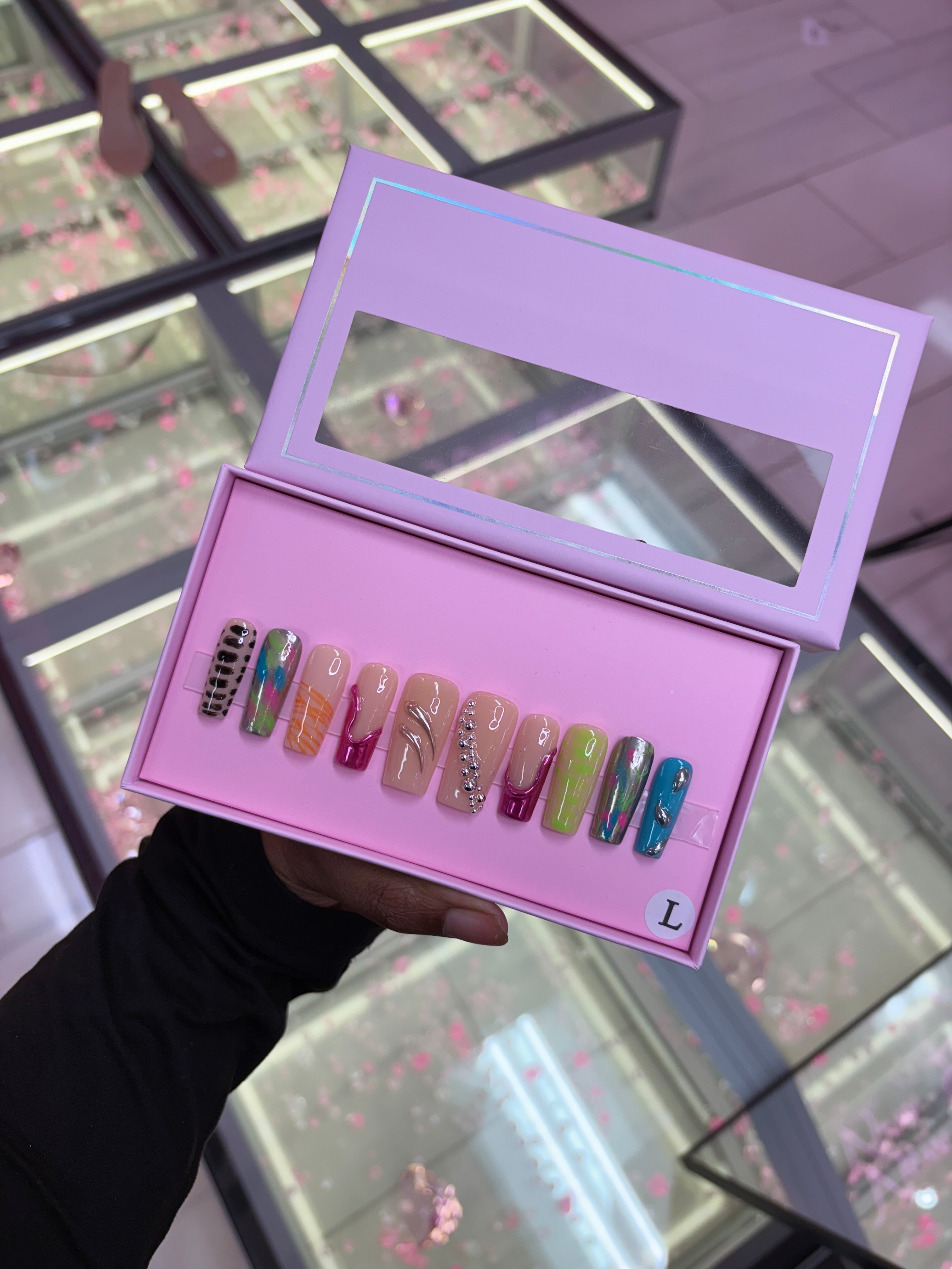 Press on nail