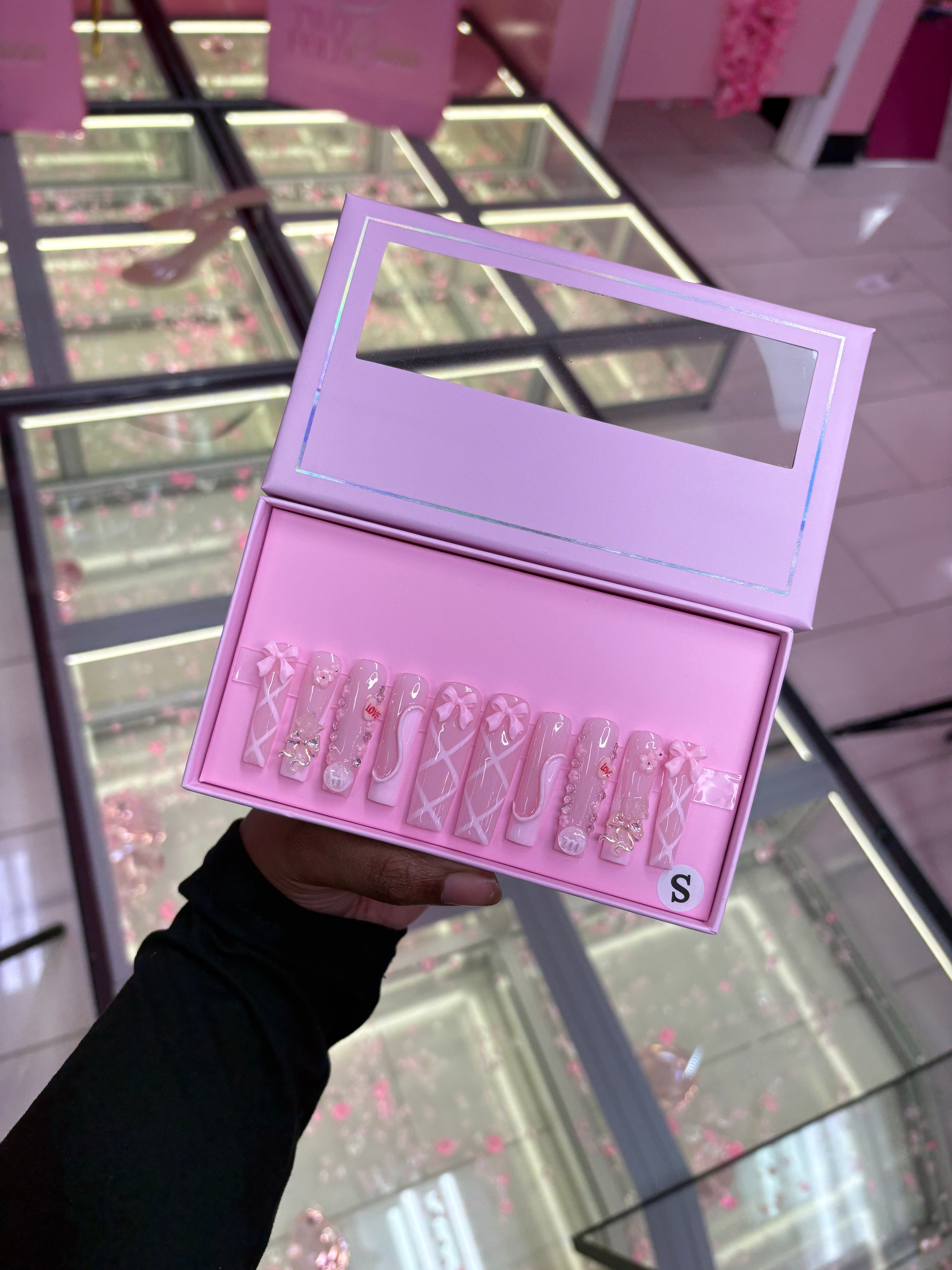 Press on nail