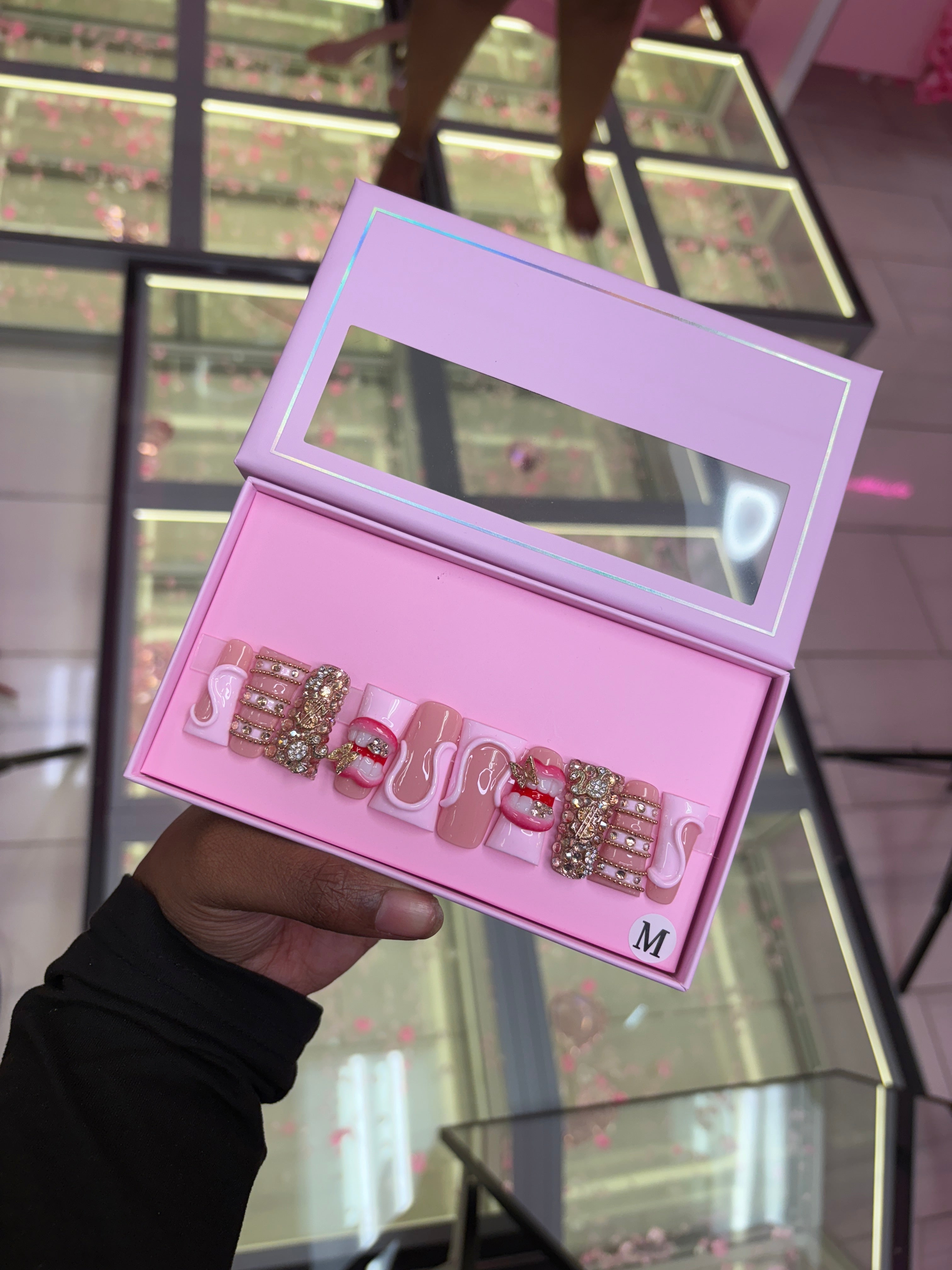 Press on nail