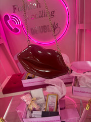 Kiss Clutch
