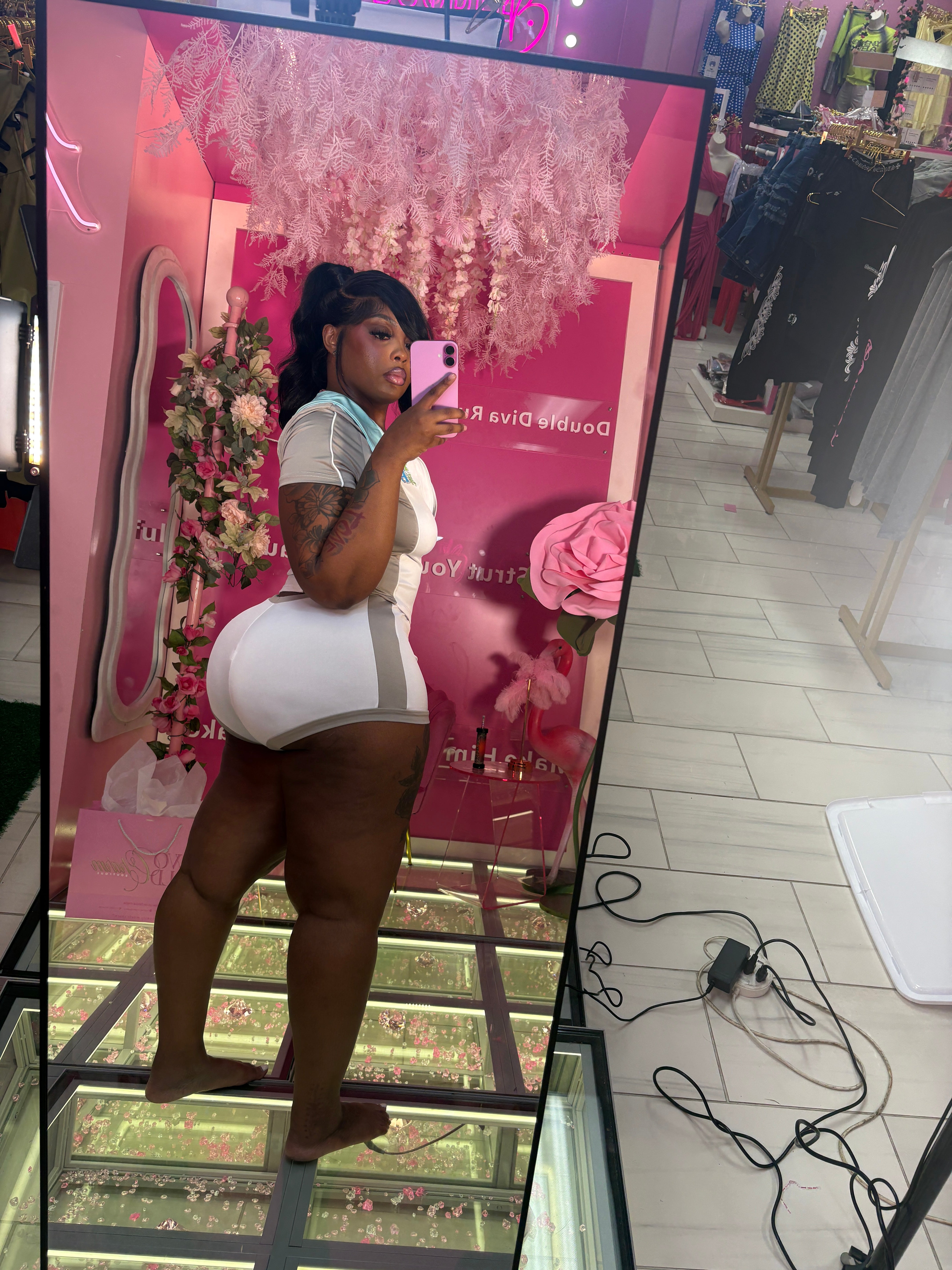 The Can’t Handle It zipper Short set
