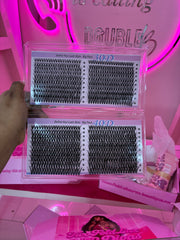 The Lash Tray With Tweezers