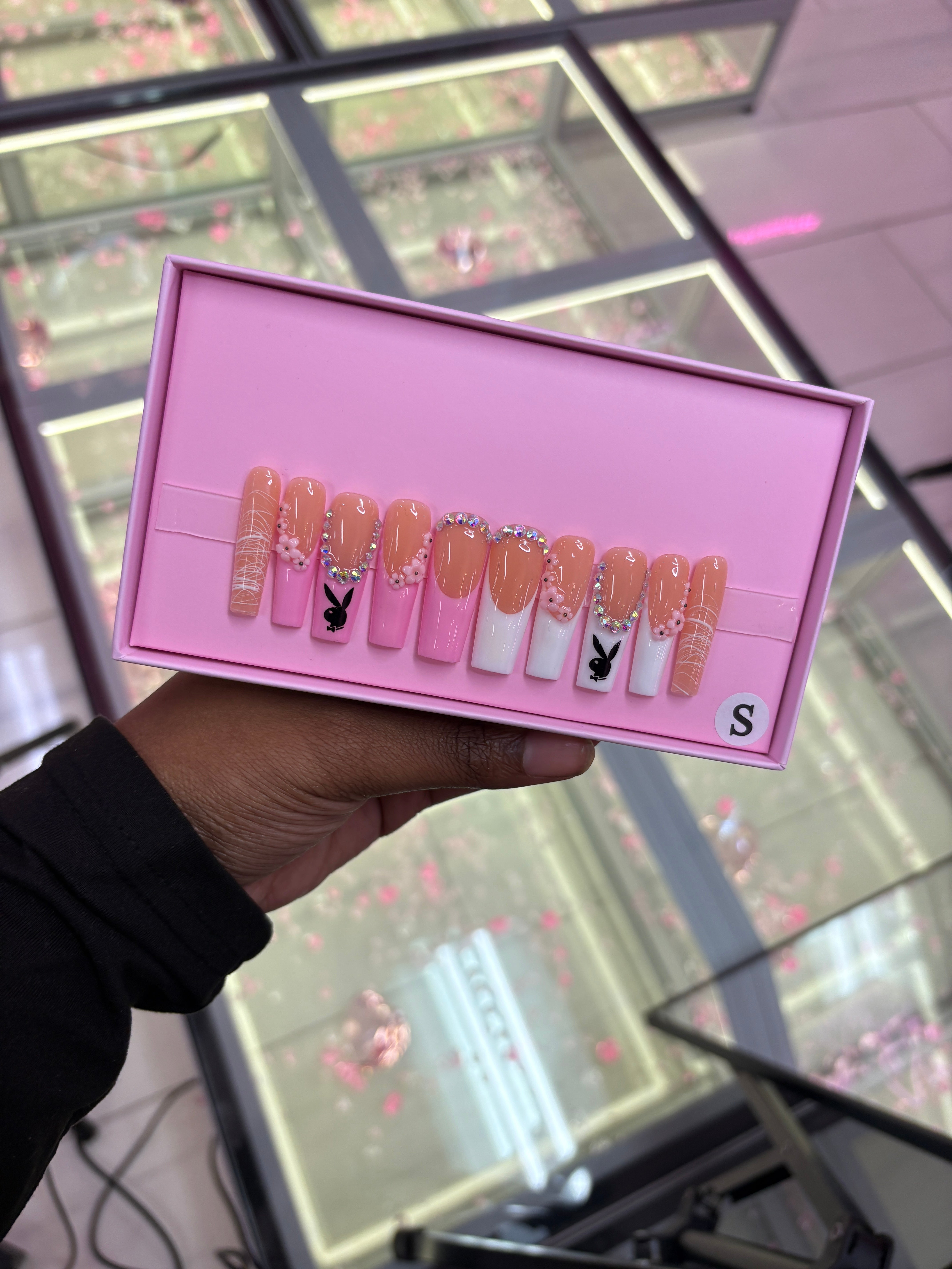 Press on nail