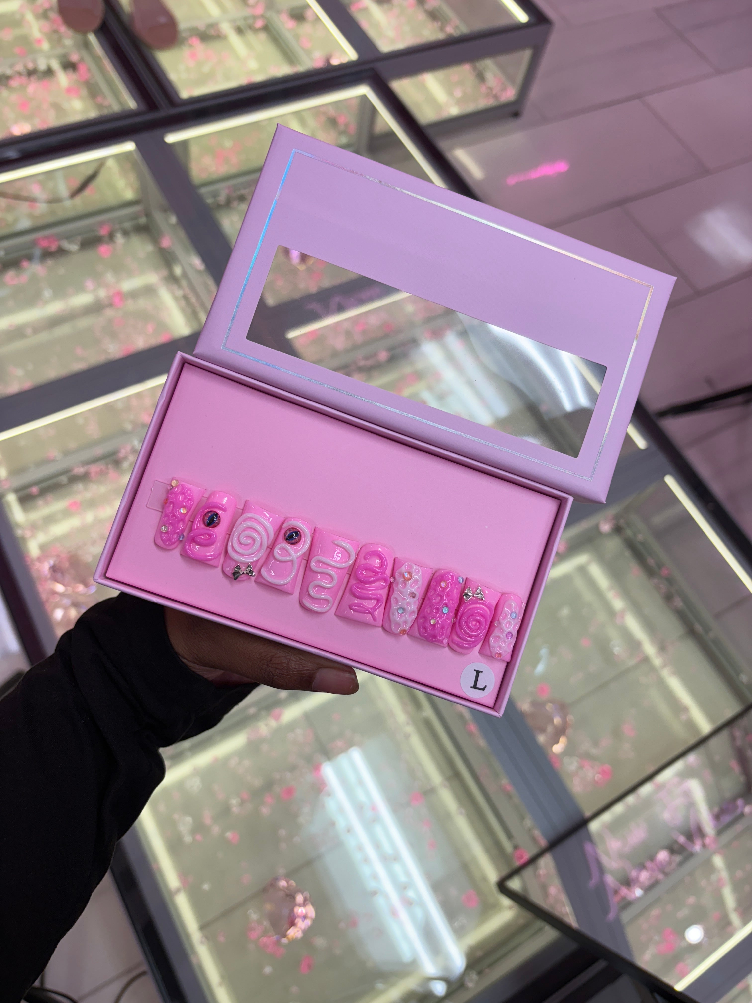 Press on nail