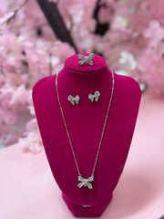 The Bow Necklace